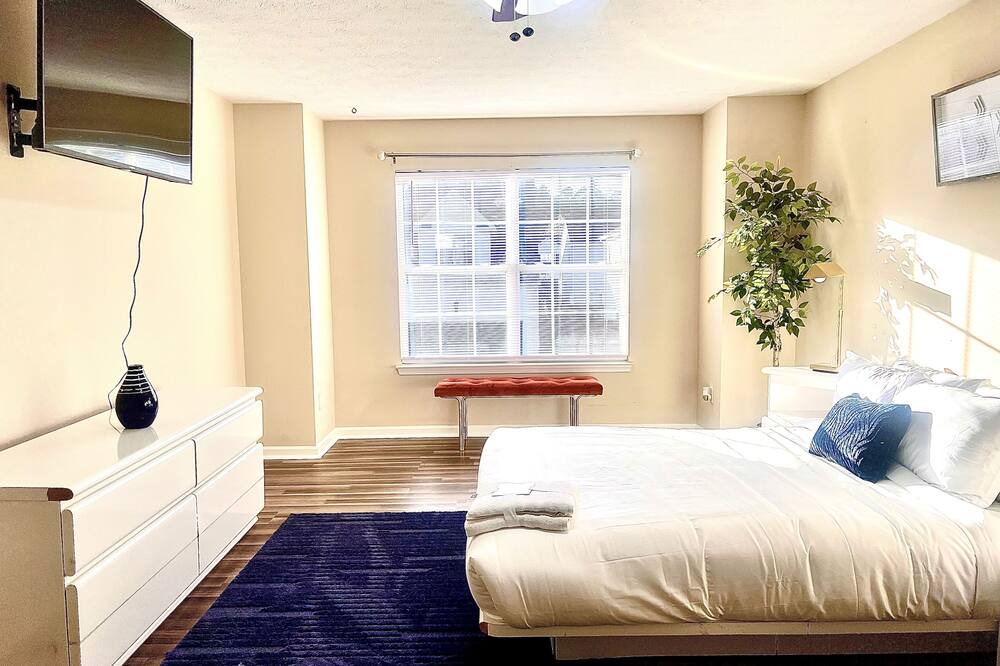 Photo of Bedroom in North Newport News