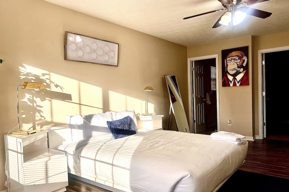 Photo of Bedroom in North Newport News