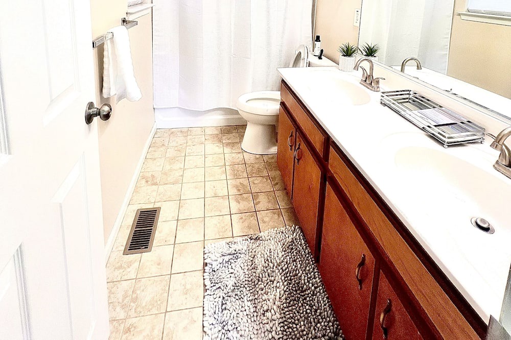 Photo of Bathroom in North Newport News