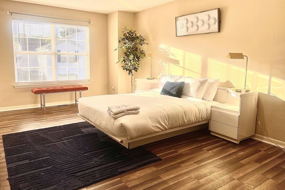 Photo of Bedroom in North Newport News