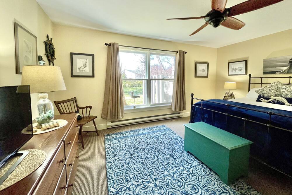 Photo of Bedroom in Isle of Springs