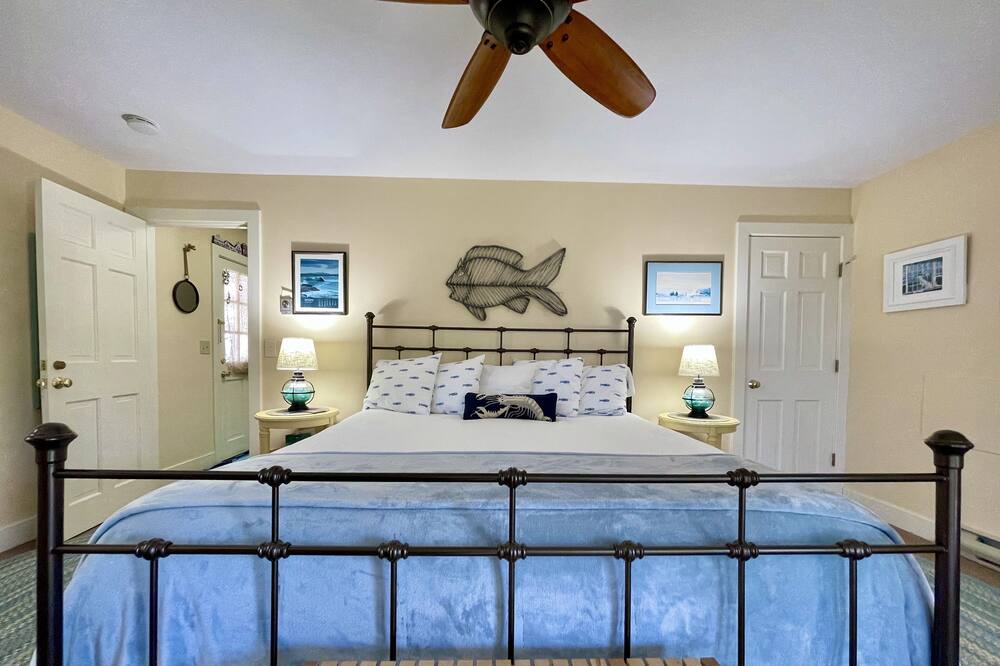 Photo of Bedroom in Isle of Springs