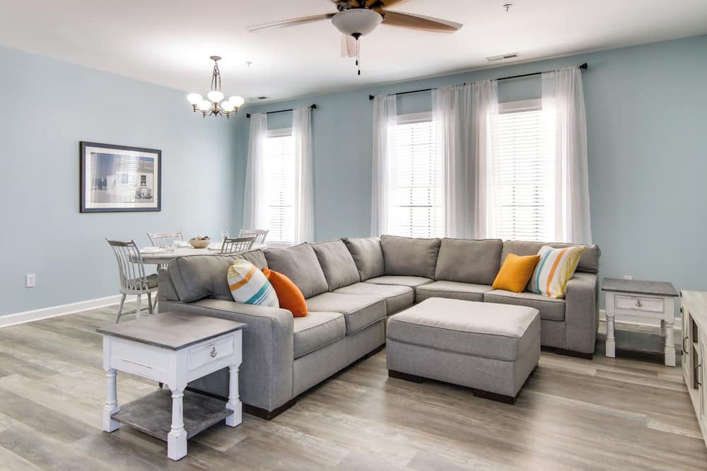 Photo of Livingroom in Villages of Five Points