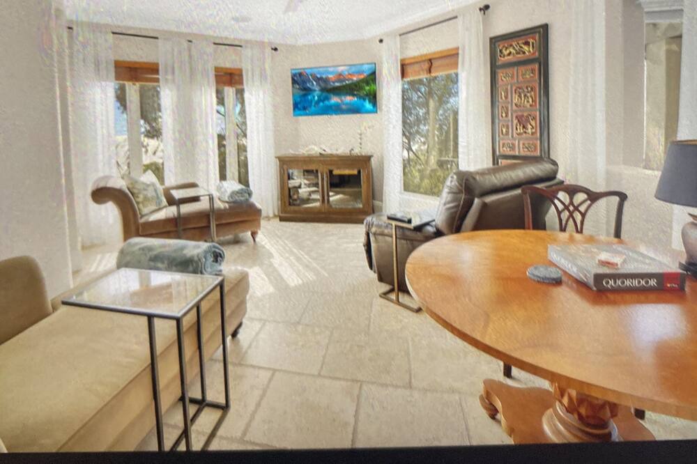 Photo of Livingroom in Diamond Crestview