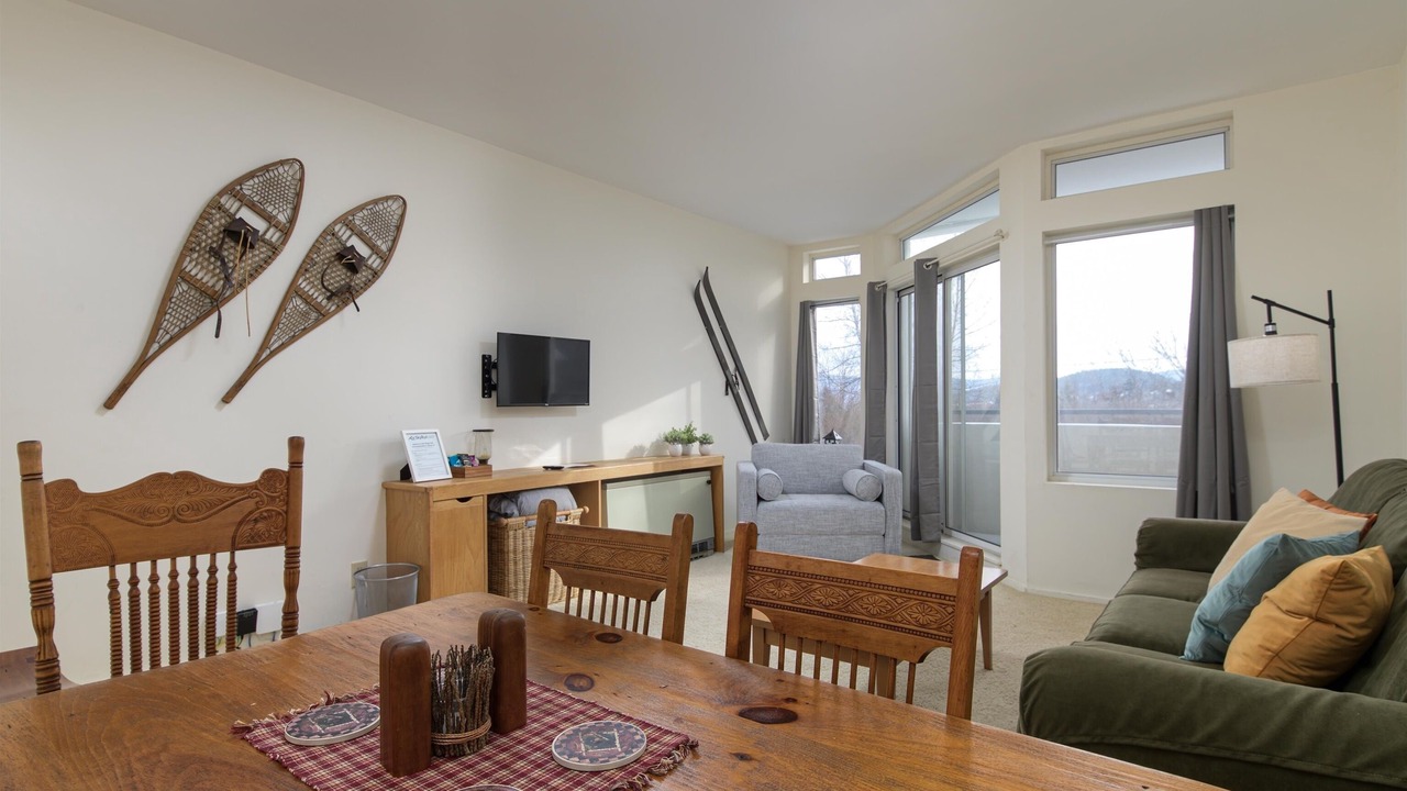 Photo of Livingroom in Warren