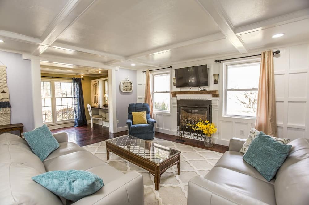 Photo of Livingroom in Ware