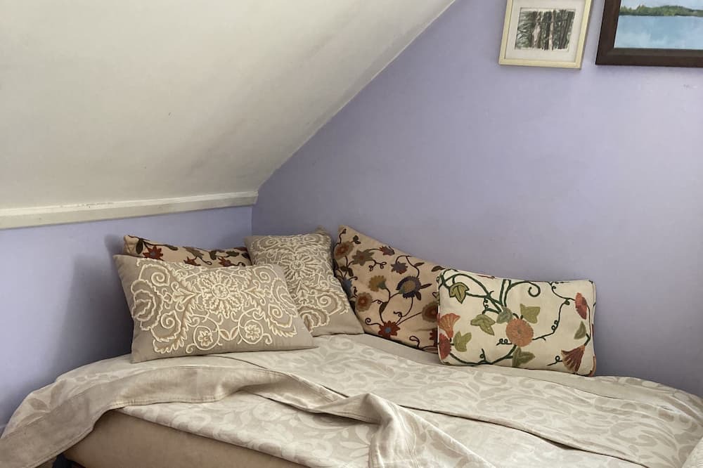 Photo of Bedroom in Loveitts Field