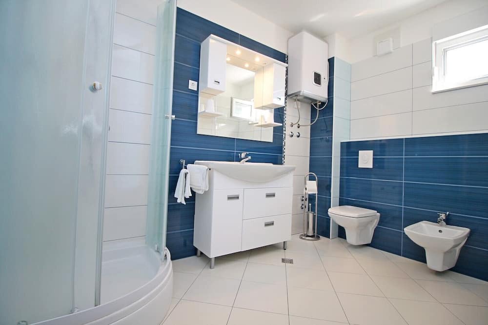 Photo of Bathroom in Srinjine
