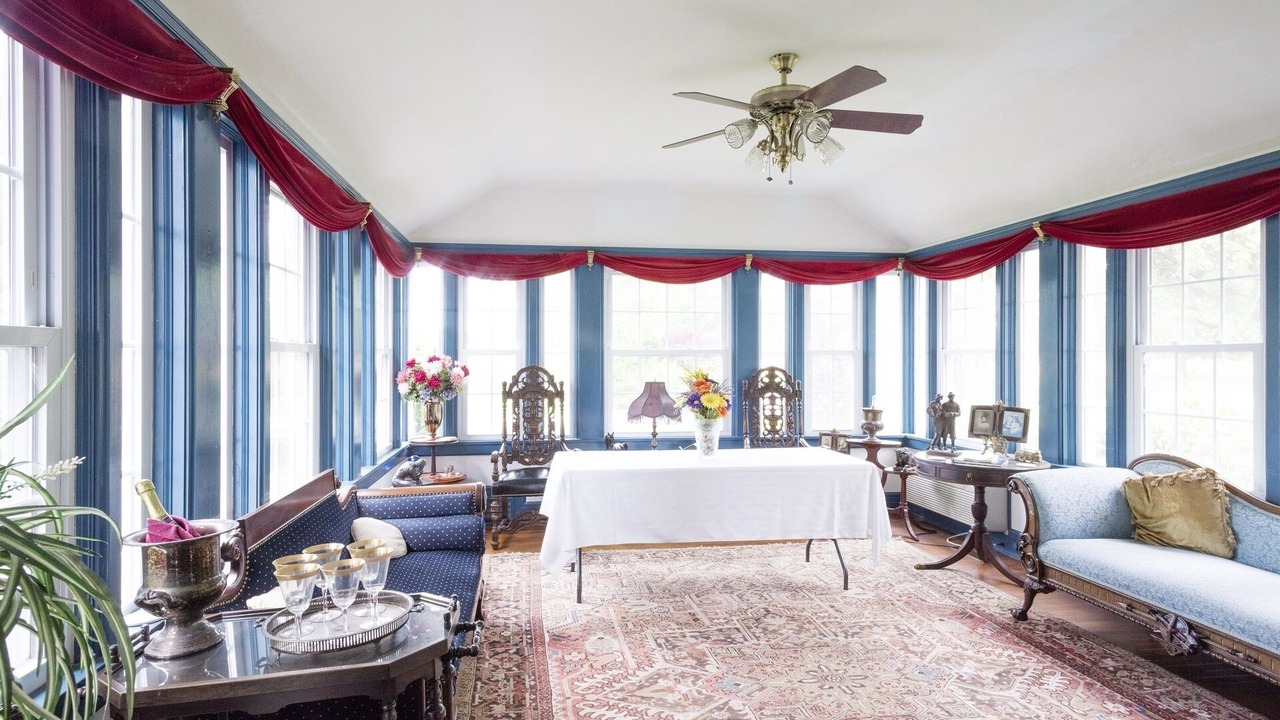 Photo of Livingroom in Milford