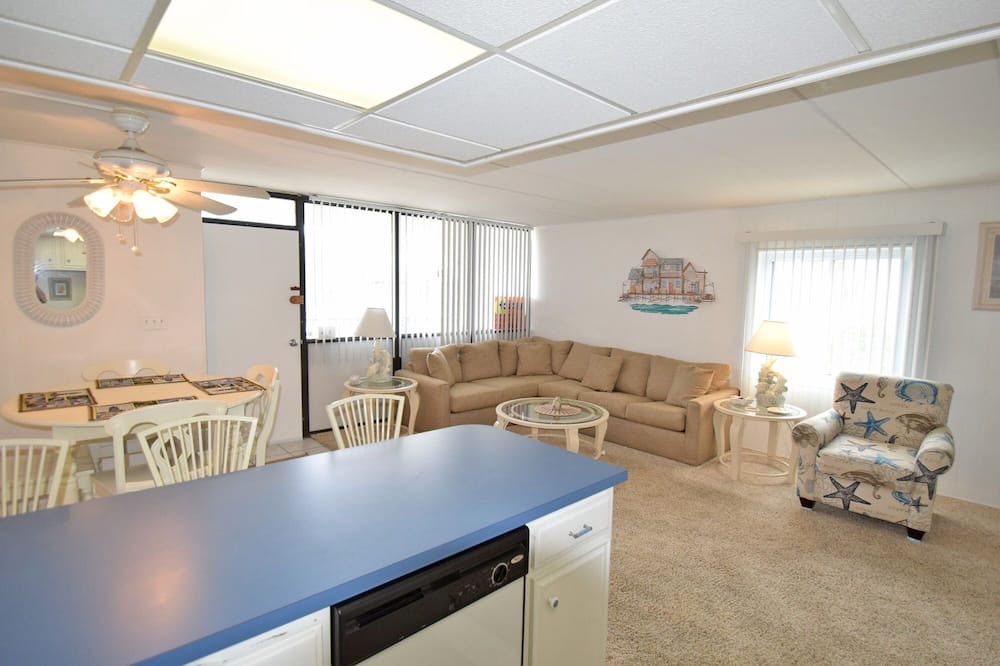Photo of Livingroom in North Ocean City