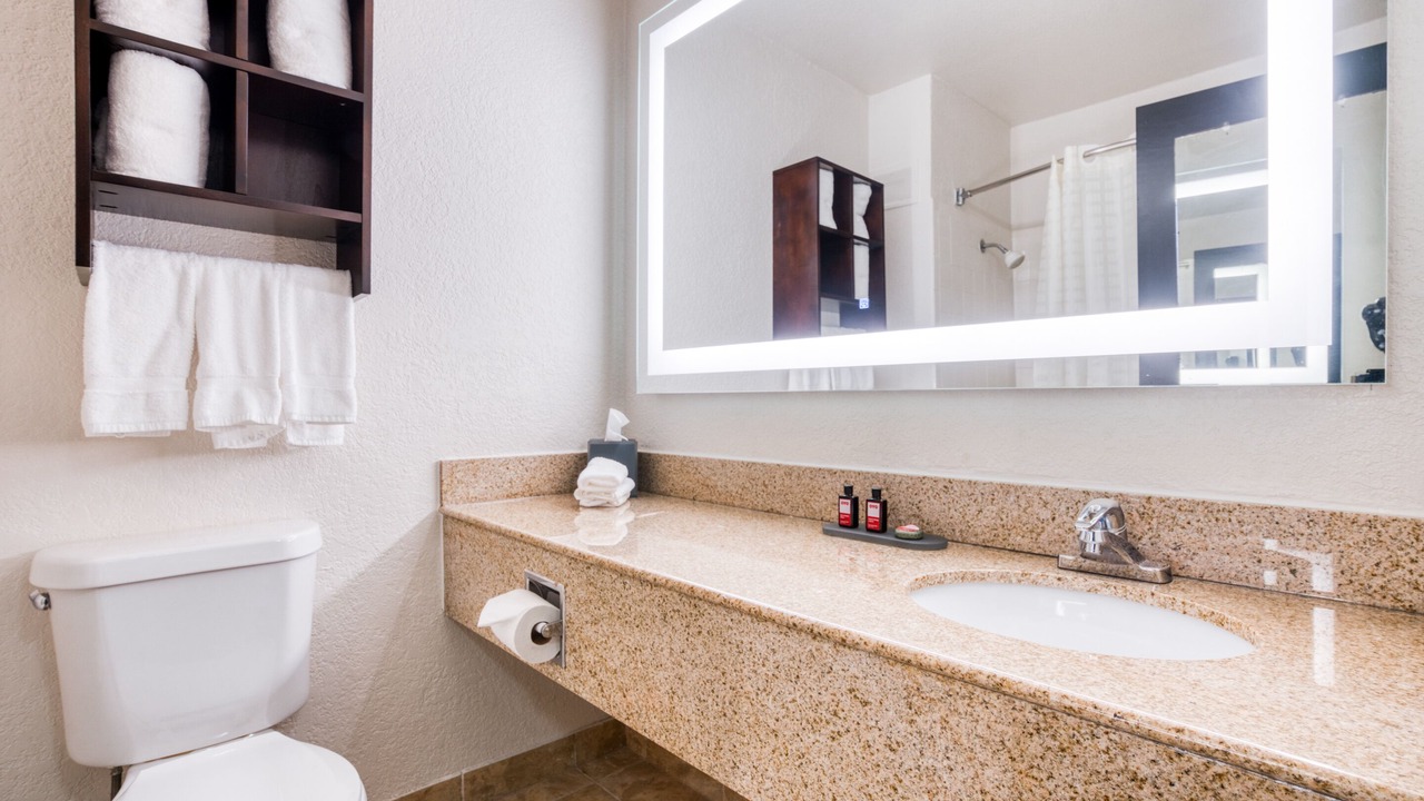 Photo of Bathroom in Park Central