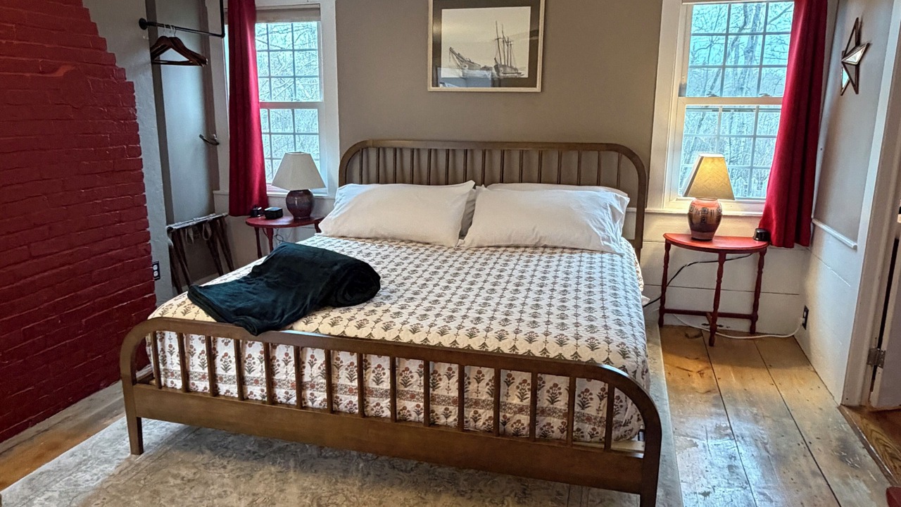 Photo of Bedroom in Salsbury Cove