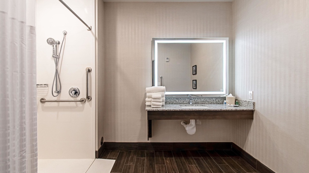Photo of Bathroom in Grove City