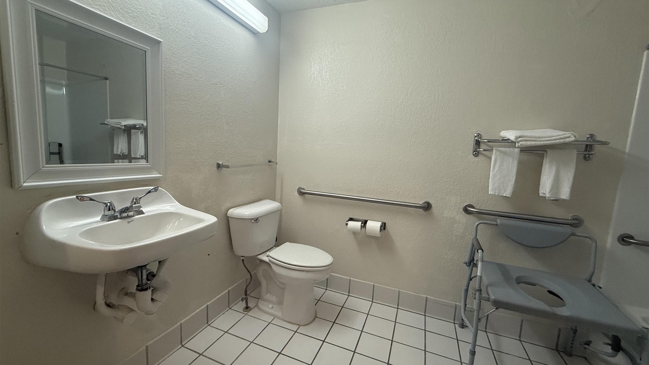 Photo of Bathroom in Obetz