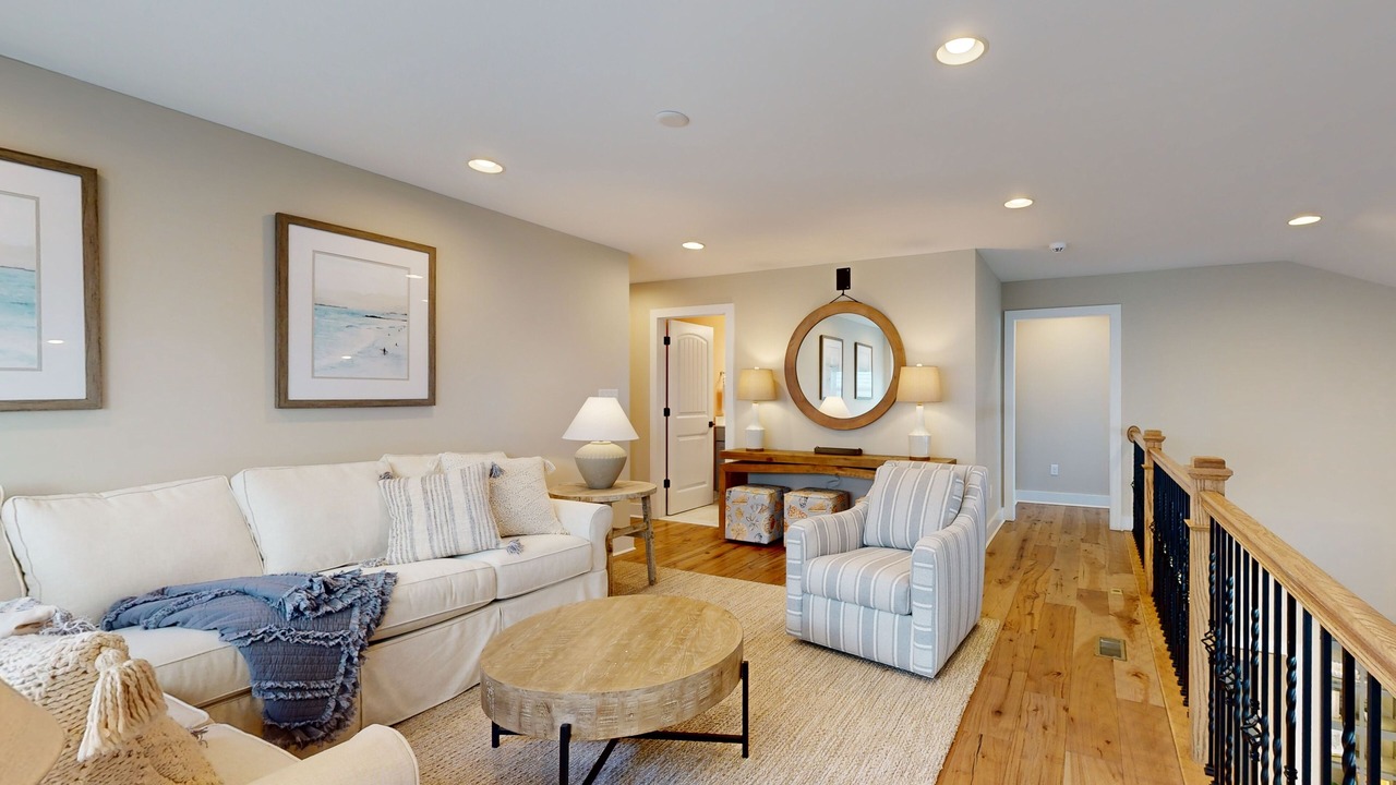 Photo of Livingroom in Cedar Neck