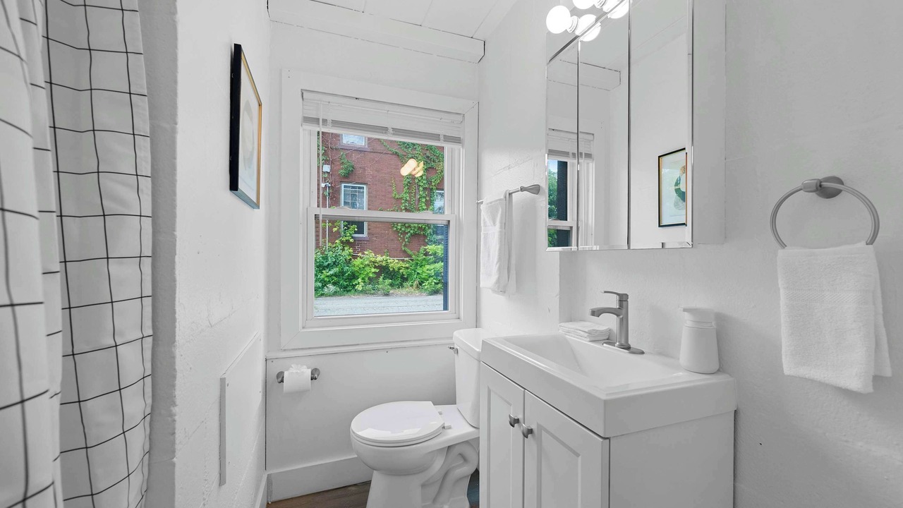 Photo of Bathroom in Near East Columbus