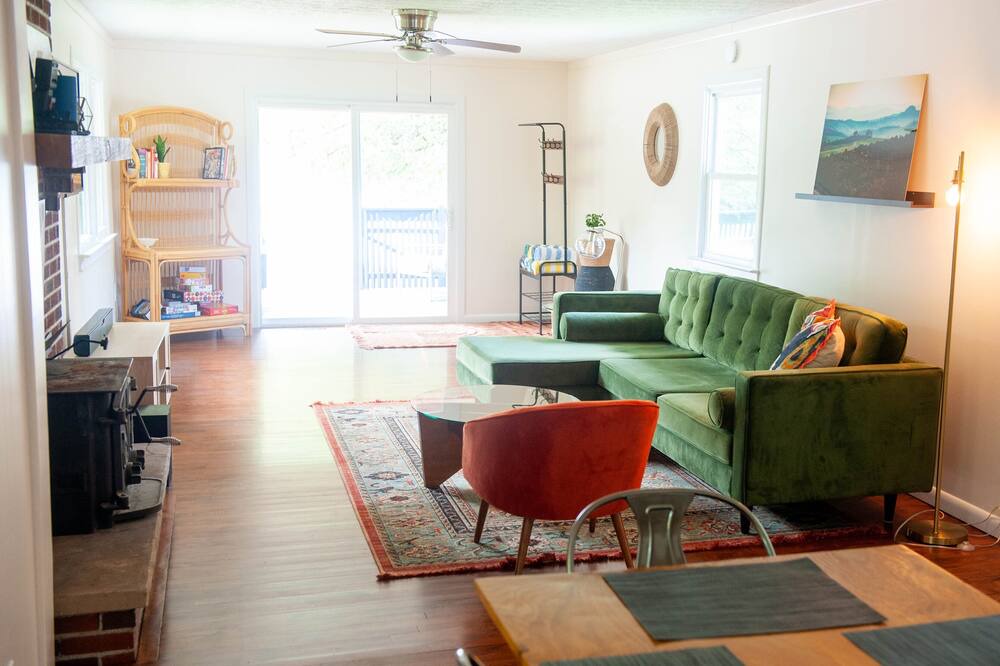 Photo of Bedroom in Alexandria