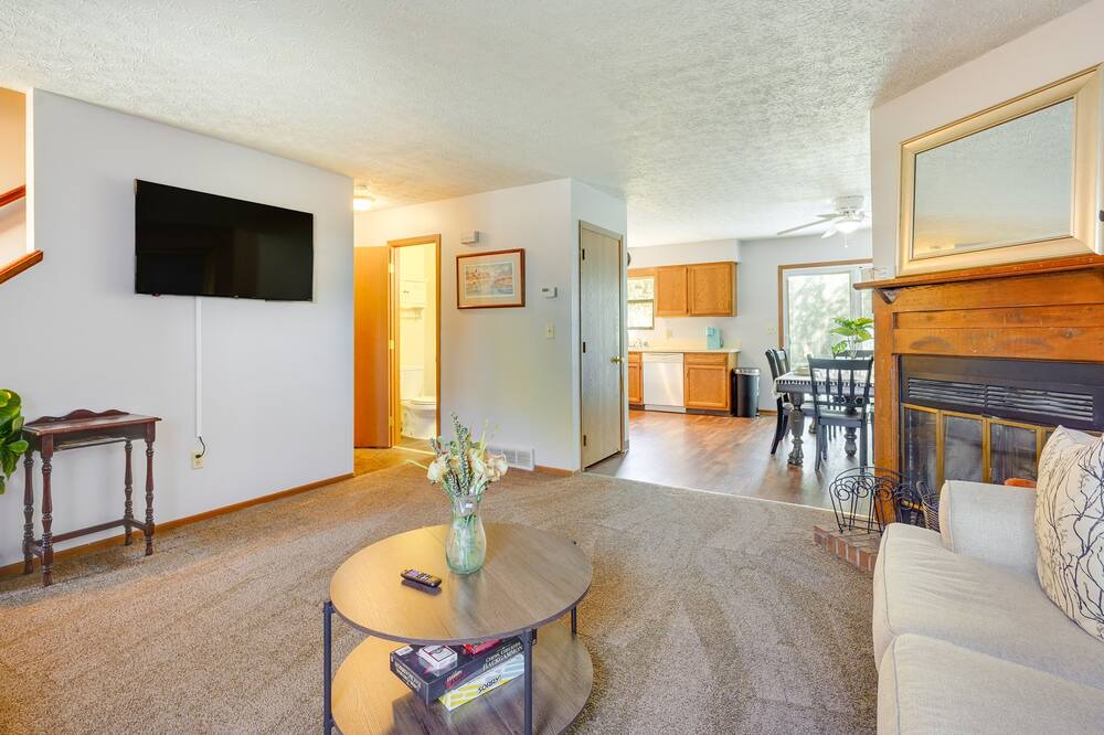 Photo of Livingroom in Pataskala