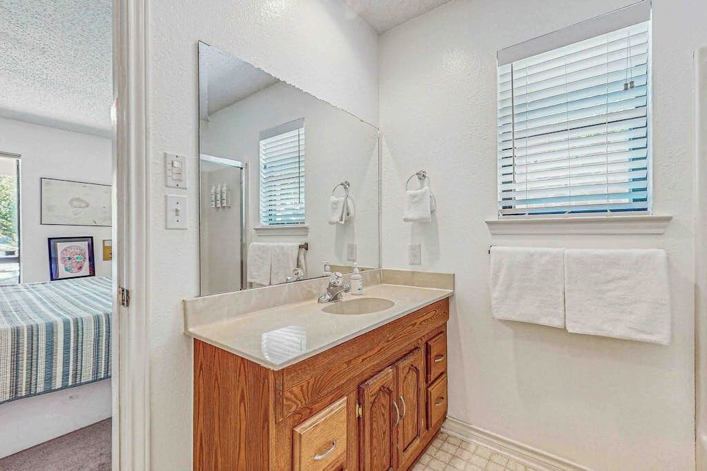 Photo of Bathroom in Kingsland