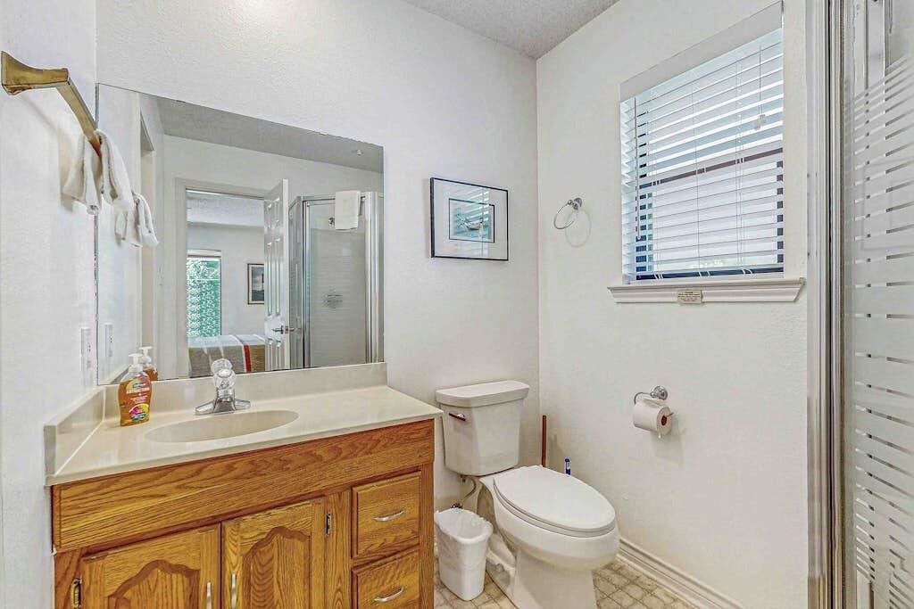 Photo of Bathroom in Kingsland
