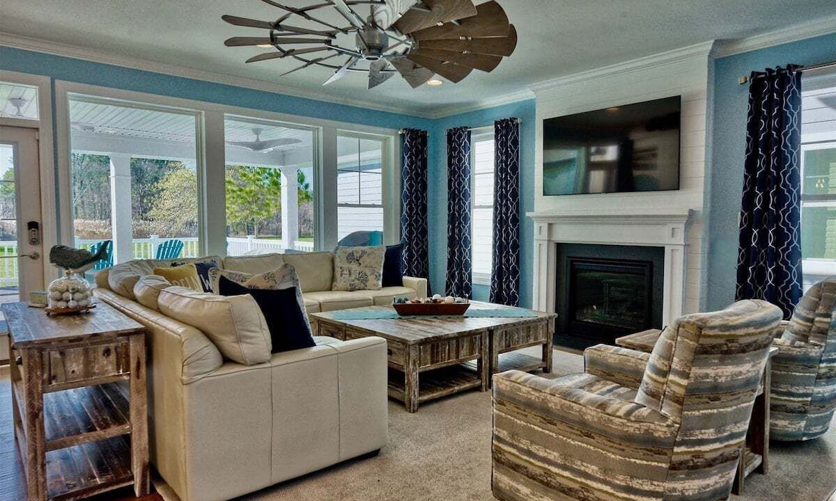 Photo of Livingroom in Bayside