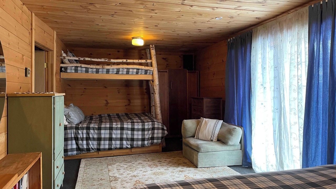 Photo of Bedroom in Warren