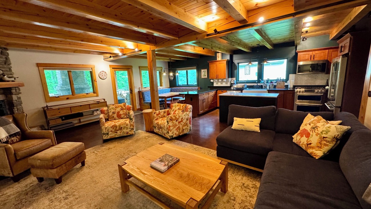 Photo of Livingroom in Carrabassett Valley