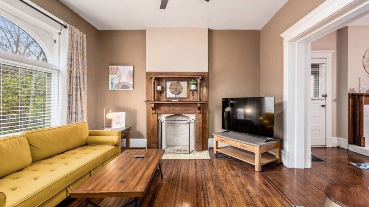 Photo of Livingroom in Olde Towne East