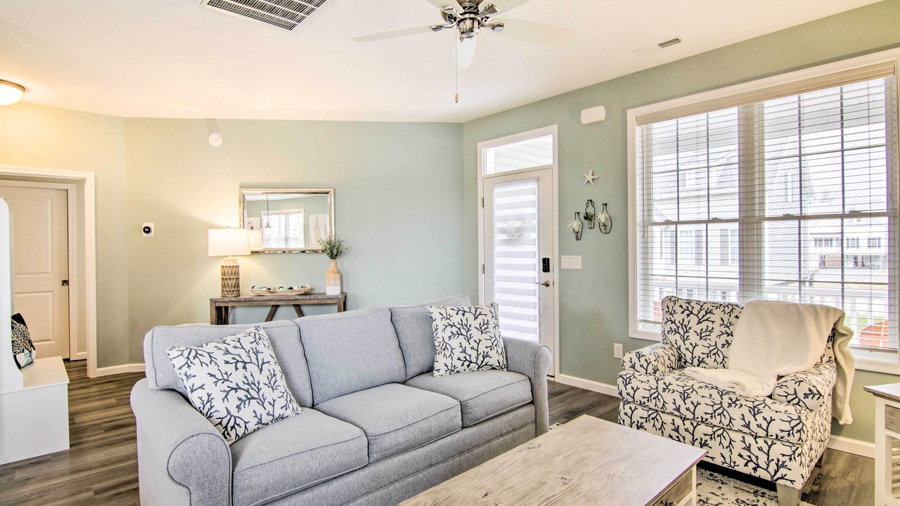 Photo of Livingroom in Cedar Neck