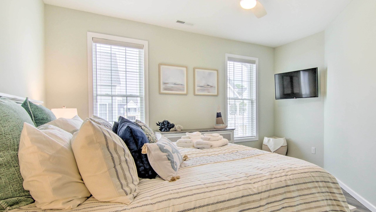 Photo of Bedroom in Cedar Neck