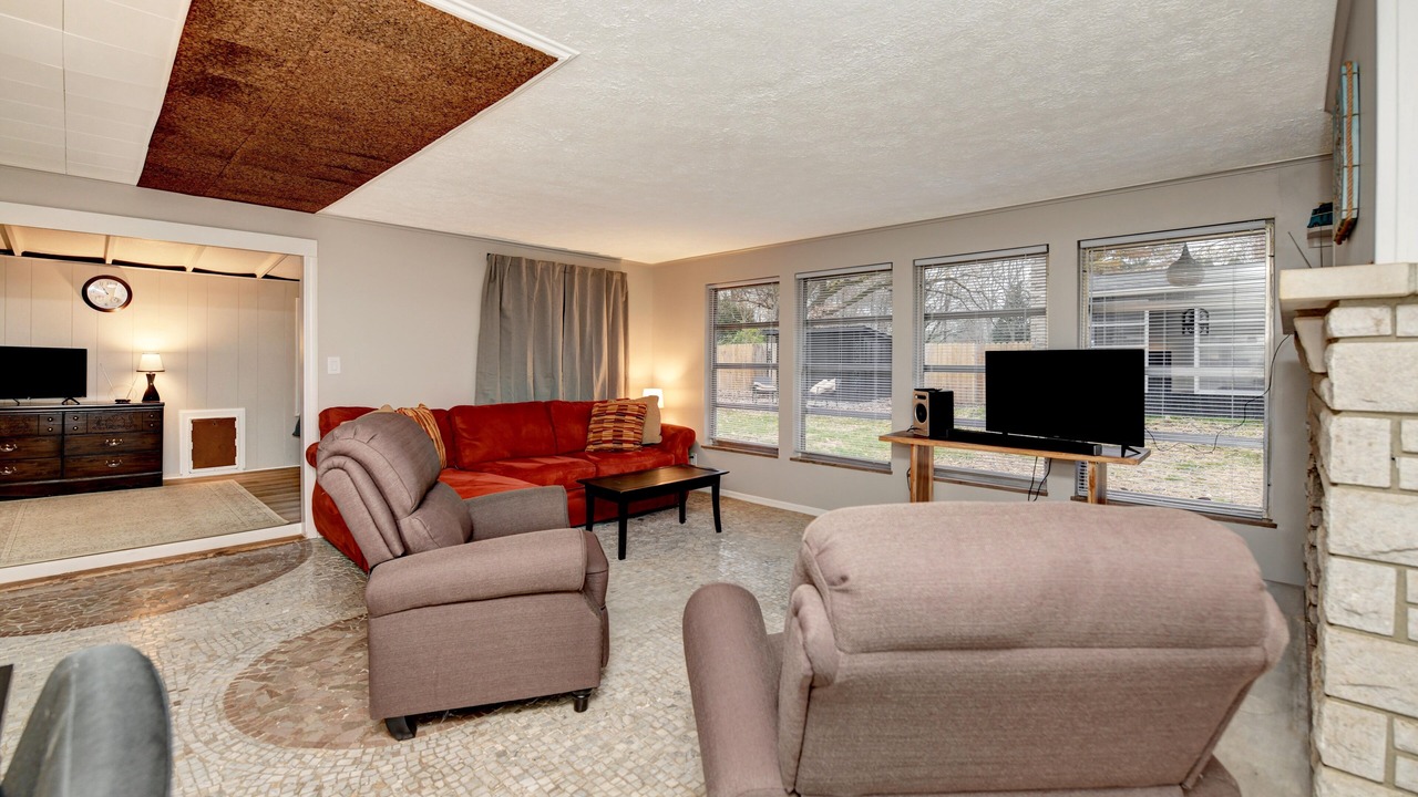 Photo of Livingroom in Sharon Heights