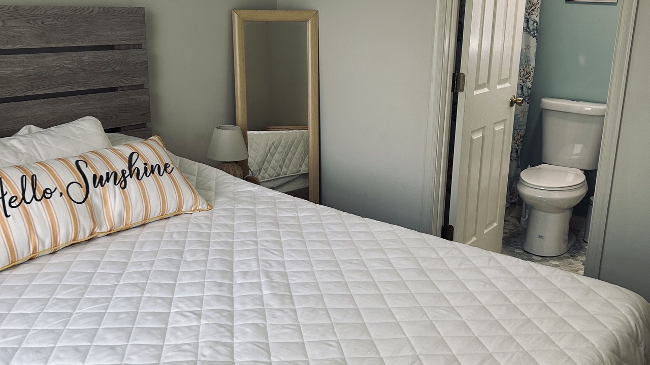 Photo of Bedroom in Cedar Neck