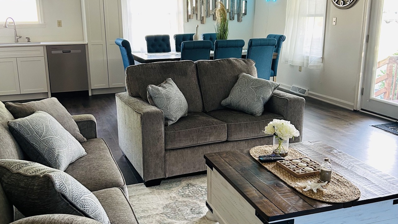 Photo of Livingroom in Cedar Neck