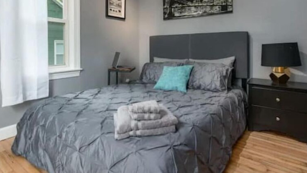 Photo of Bedroom in Little City