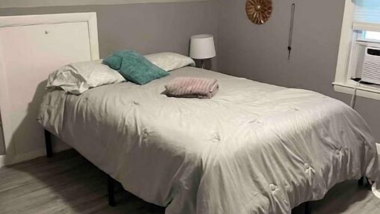 Photo of Bedroom in Little City