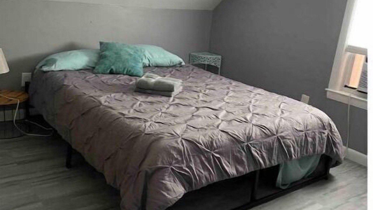 Photo of Bedroom in Little City