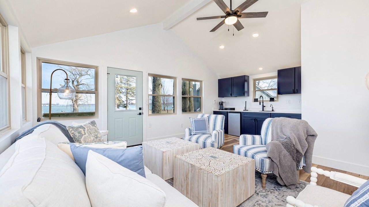 Photo of Livingroom in Russells Point