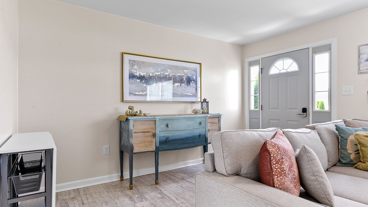 Photo of Livingroom in Milton