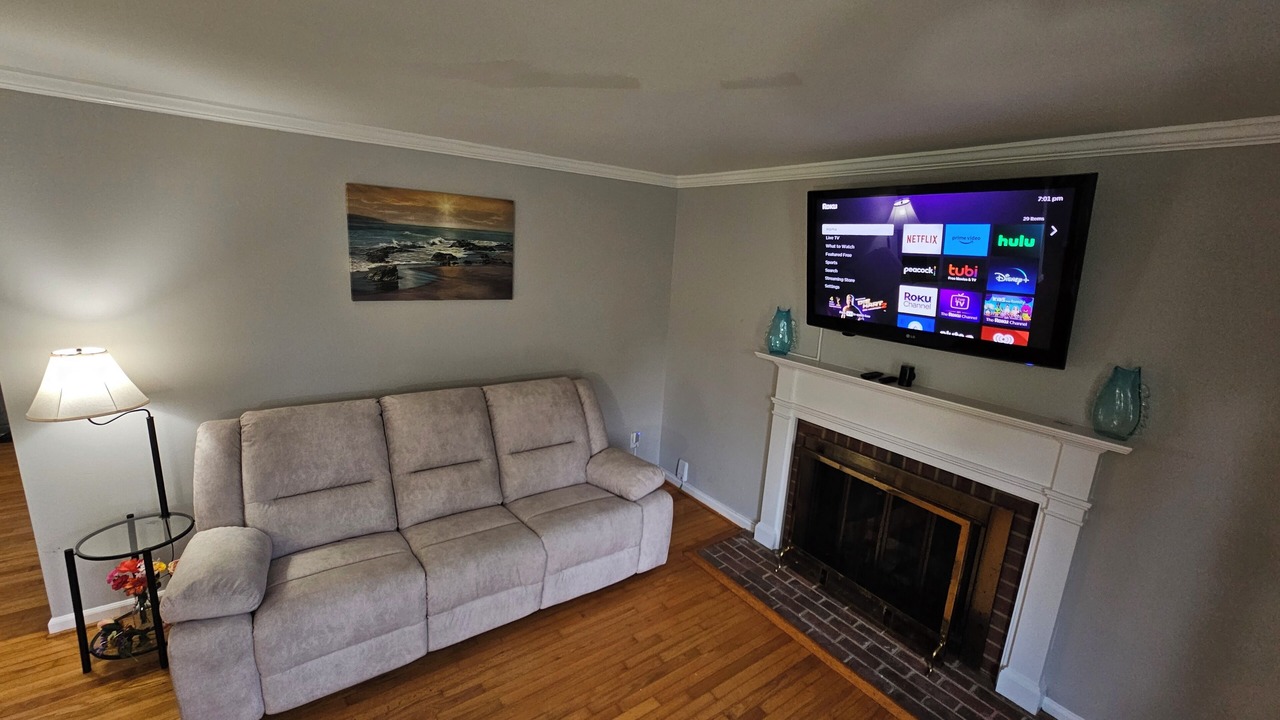 Photo of Livingroom in Central Newport News