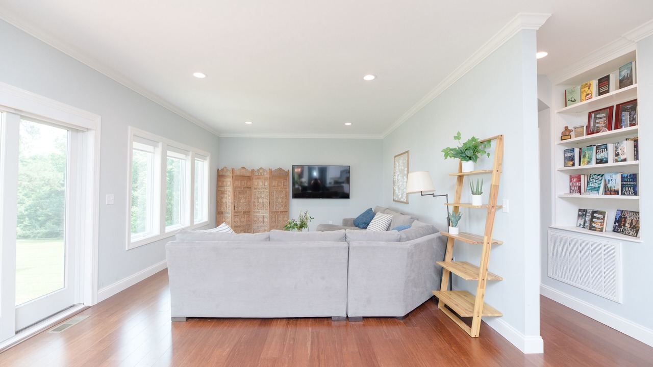 Photo of Livingroom in Saluda