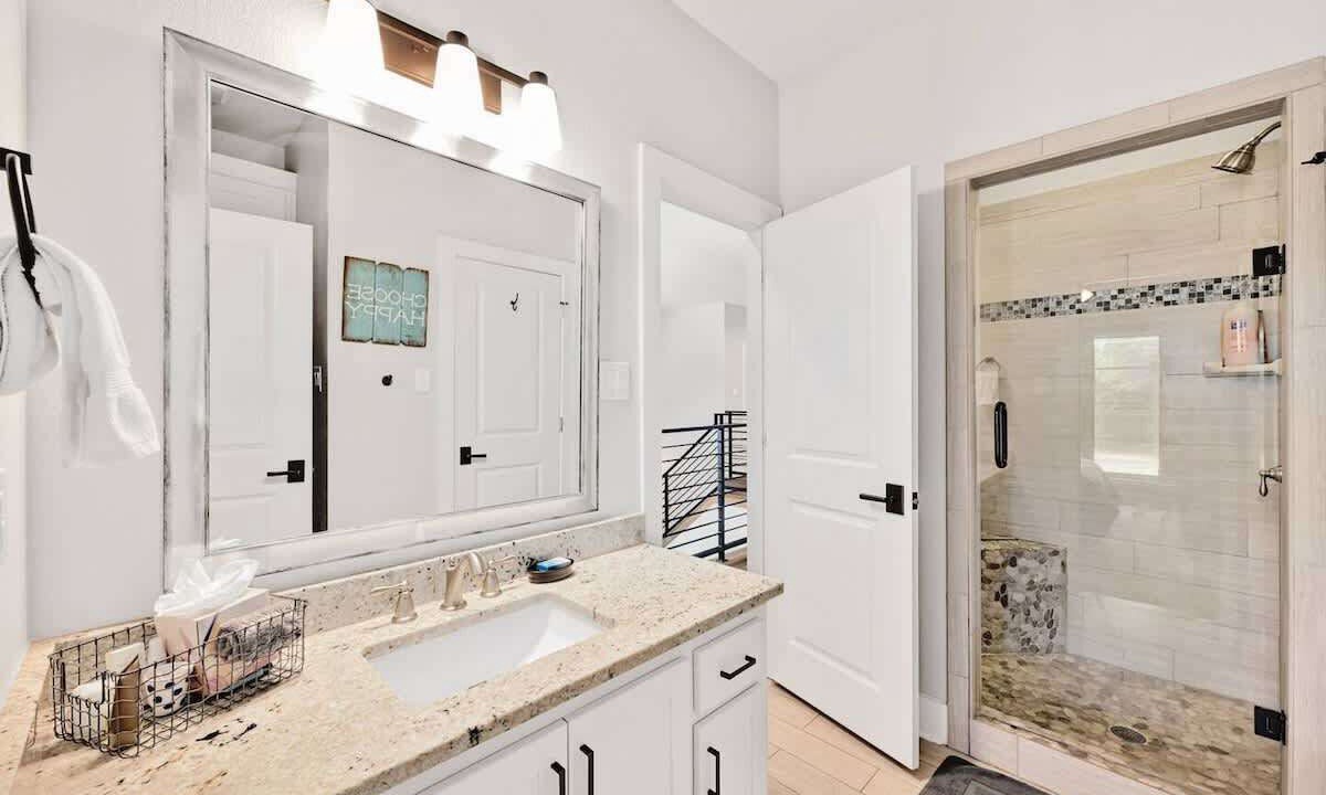 Photo of Bathroom in Kingsland
