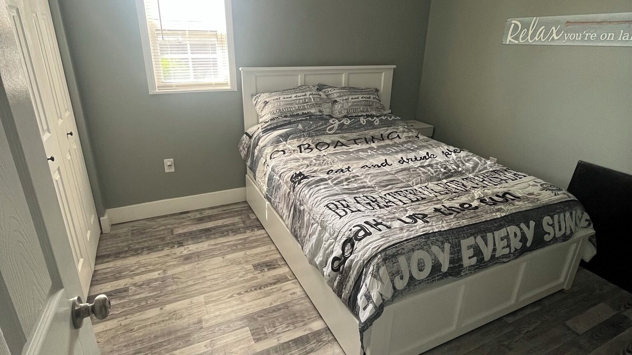 Photo of Bedroom in Buckeye Lake
