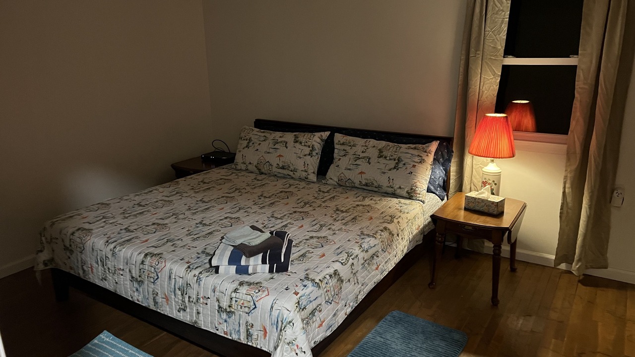 Photo of Bedroom in Willoughby Spit