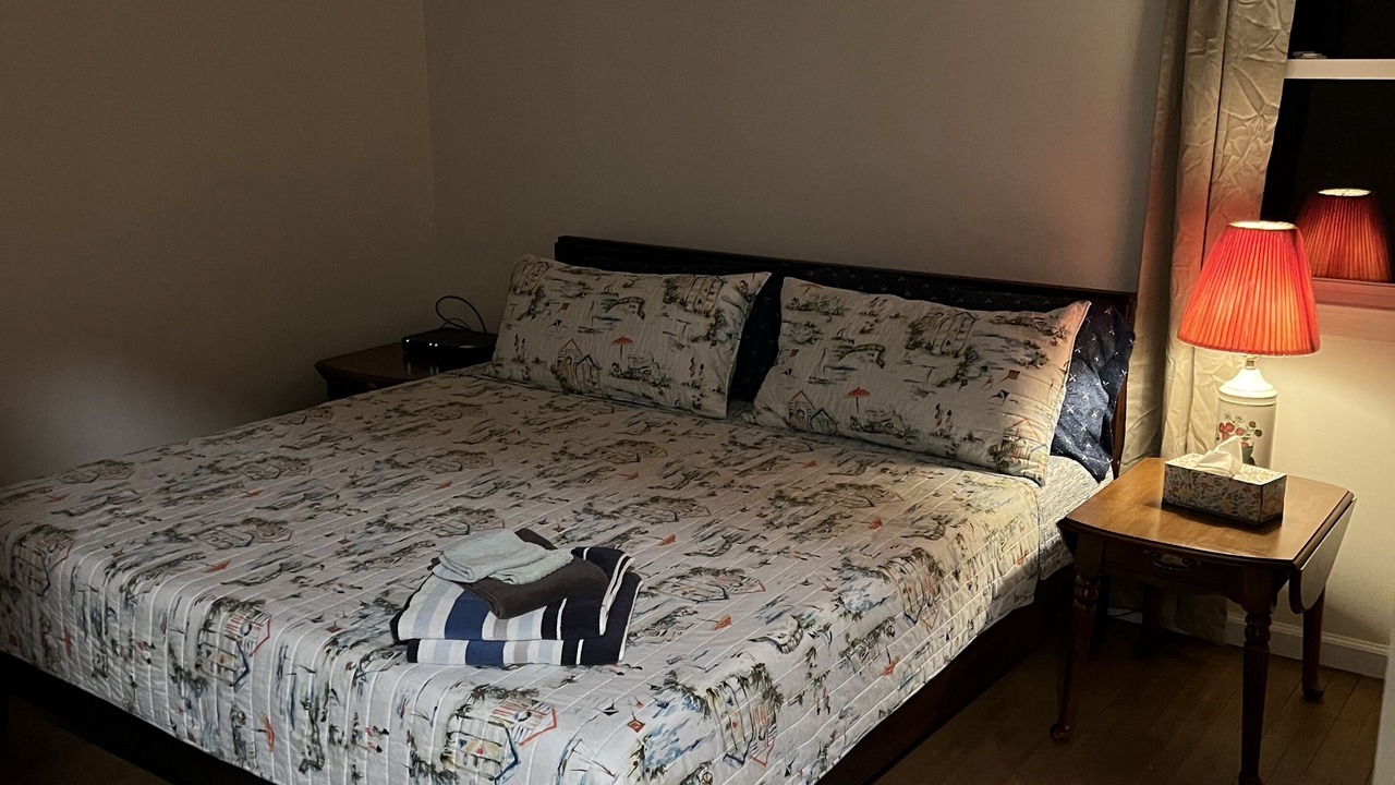 Photo of Bedroom in Willoughby Spit
