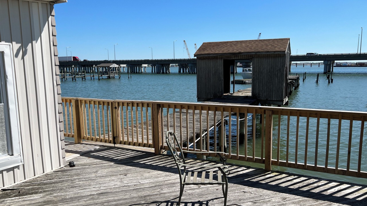 Photo of Patio Balcony in Willoughby Spit