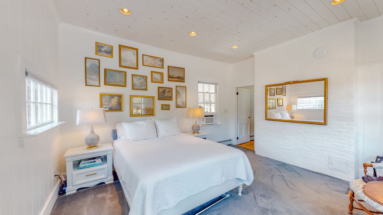 Photo of Bedroom in Mid-Coast and Islands