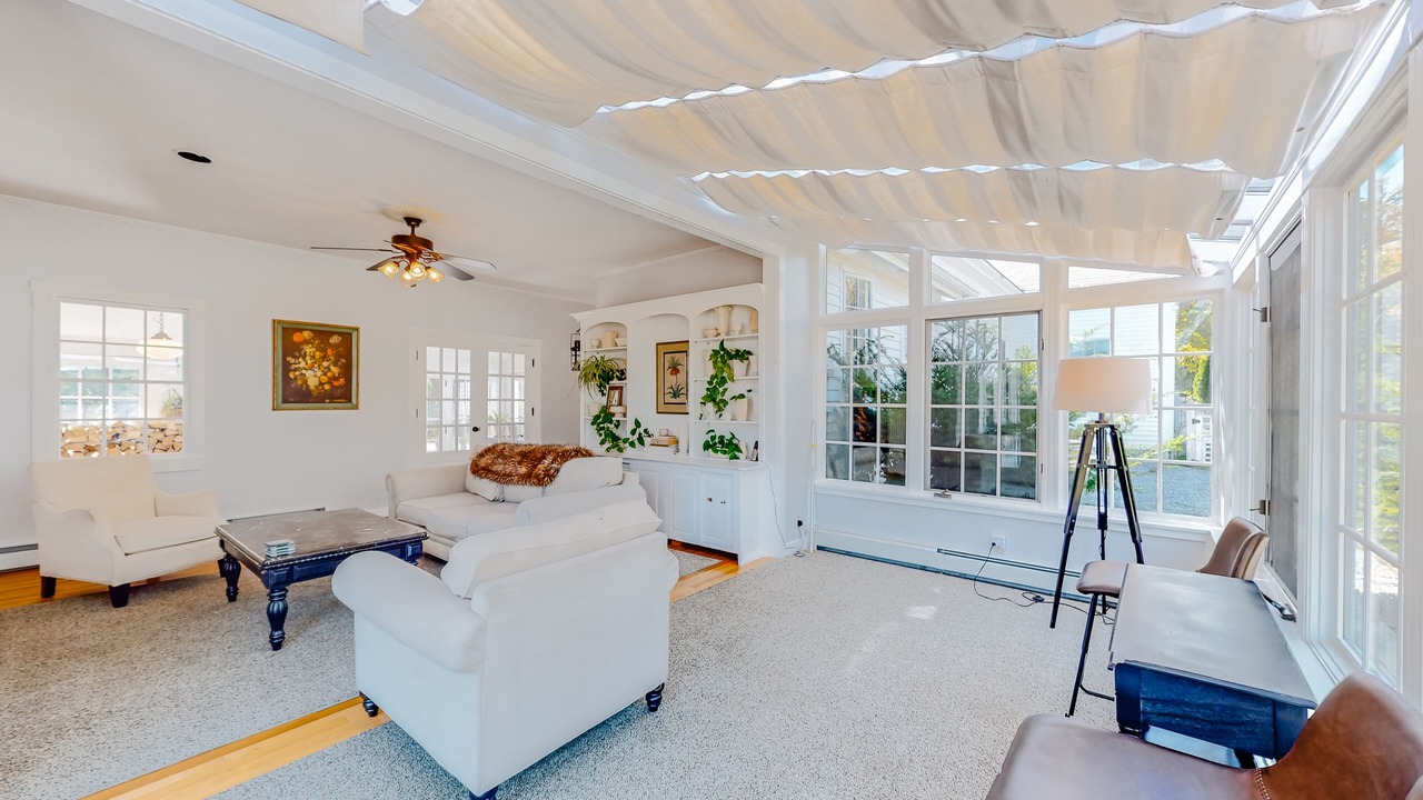 Photo of Livingroom in Mid-Coast and Islands
