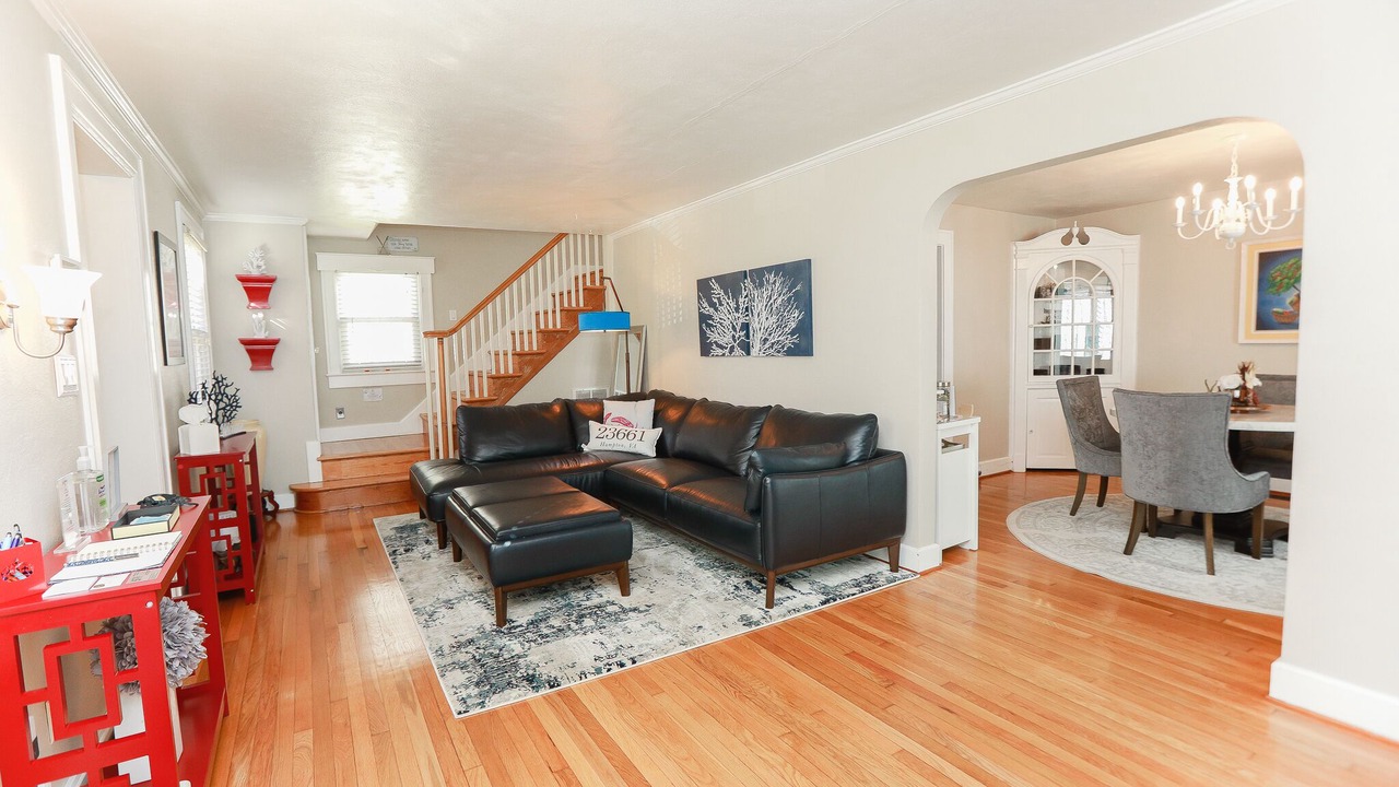 Photo of Livingroom in Hampton