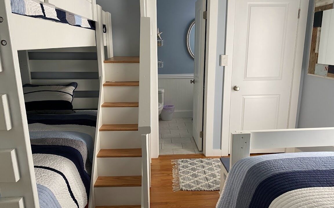 Photo of Bedroom in Country Club Estates