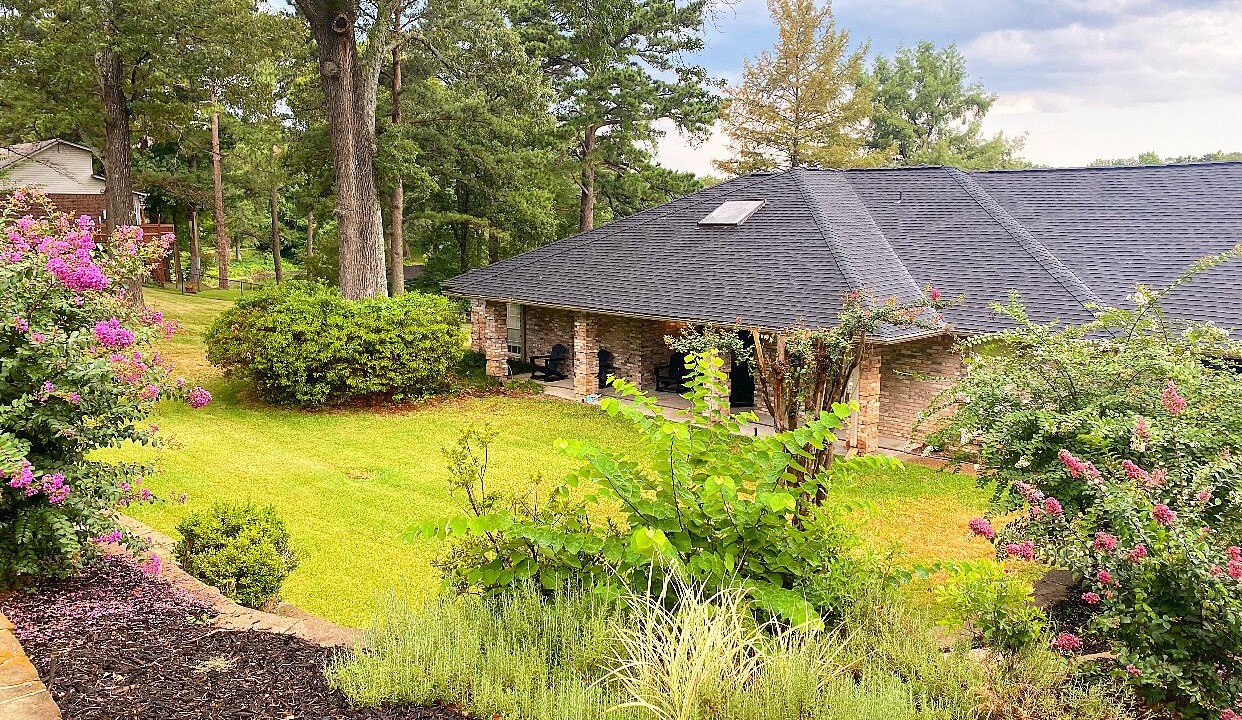 Photo of Outdoor in Mineola